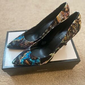 Nine West Pumps/Heels/Shoes Size 9. Box kept.